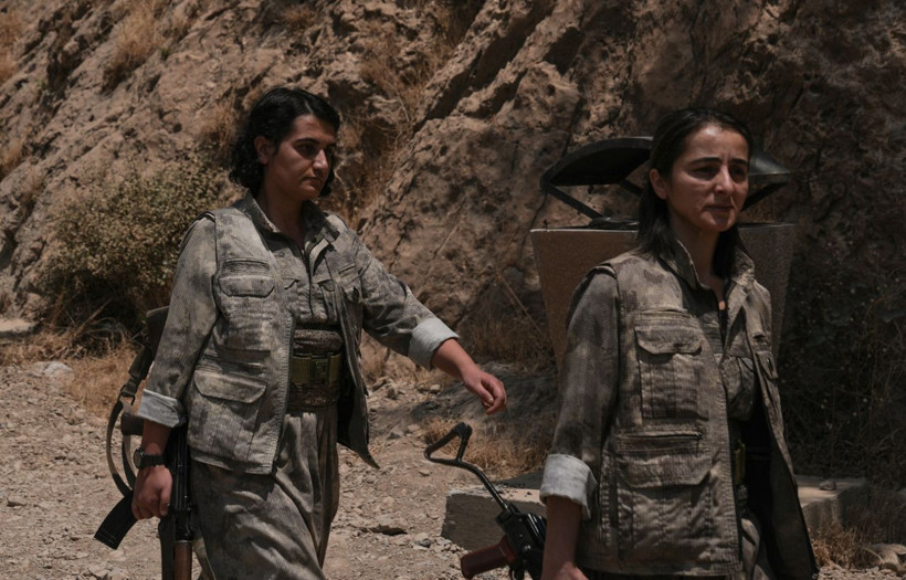 Türkiye'de tarihi gün! PKK silahlarını böyle yaktı: İşte o görüntüler... - Resim: 2