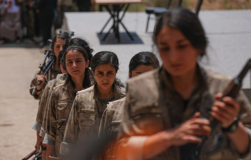 Türkiye'de tarihi gün! PKK silahlarını böyle yaktı: İşte o görüntüler... - Resim: 22