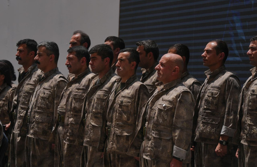 Türkiye'de tarihi gün! PKK silahlarını böyle yaktı: İşte o görüntüler... - Resim: 20