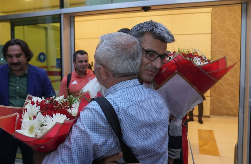 Yusuf Dikeç Türkiye'ye döndü, ayağının tozuyla hedefi çizdi: 2028'e kadar durmak yok - Resim: 2