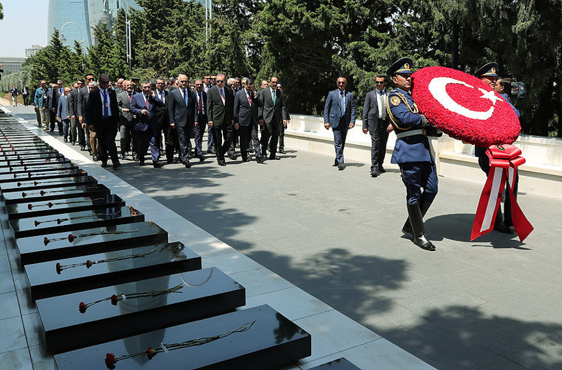 Yeni dönemin ilk ziyareti Azerbaycan'a - Resim : 3