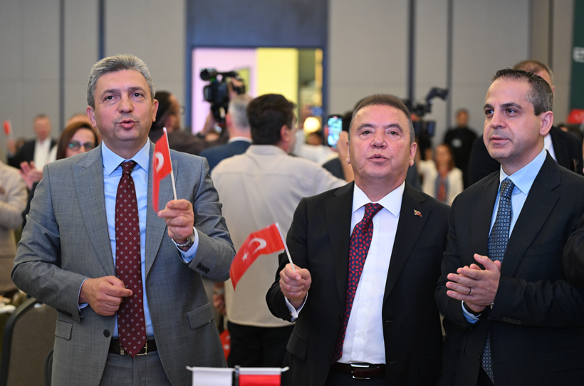 Nüfusunun 10 katı misafir ağırlayan Antalya'dan ruhsatsız işletmelere hayır! - Resim : 1