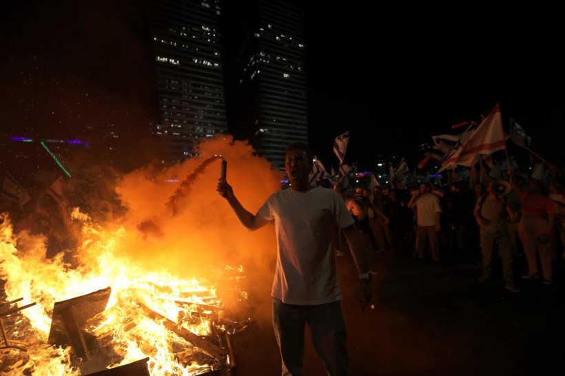 İsrail sokakları alev alev... Netanyahu geri adım attı - Resim: 1