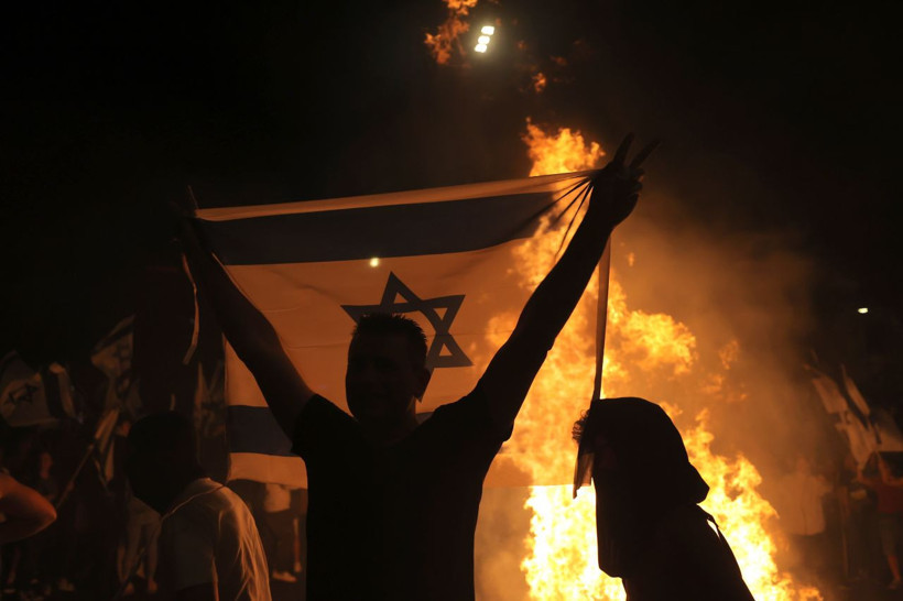 İsrail sokakları alev alev... Netanyahu geri adım attı - Resim: 3