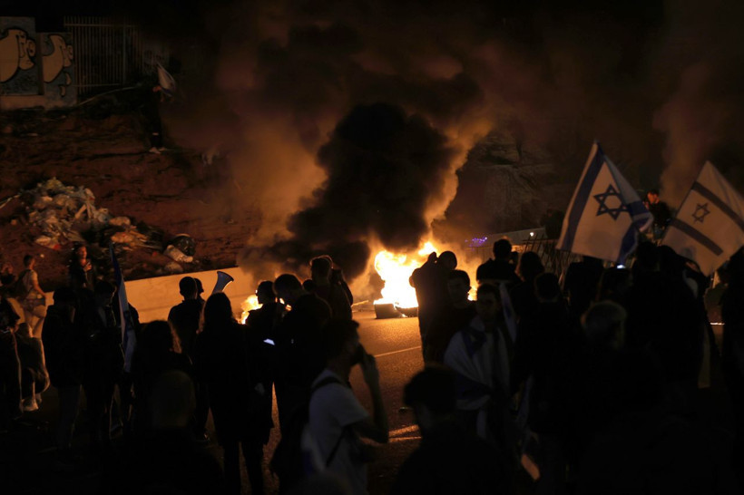 İsrail sokakları alev alev... Netanyahu geri adım attı - Resim: 6