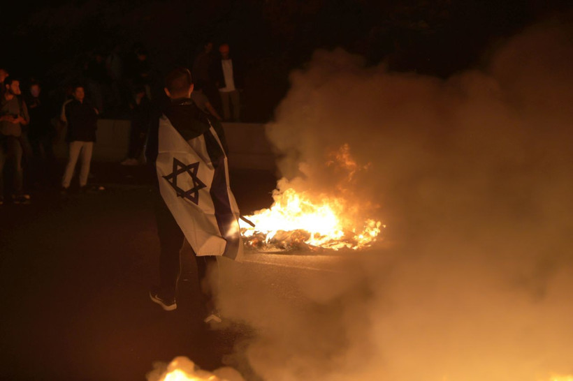 İsrail sokakları alev alev... Netanyahu geri adım attı - Resim: 9