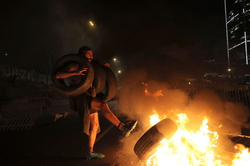 İsrail sokakları alev alev... Netanyahu geri adım attı - Resim: 11