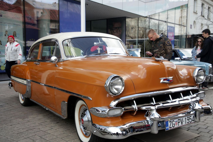 Her dönemin gözbebeği klasik otomobiller - Resim: 10