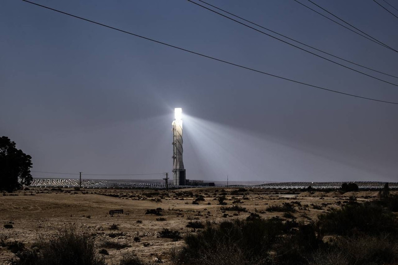 İsrail'de çöle 'Yüzüklerin Efendisi'ni çağrıştıran enerji santrali - Resim: 6