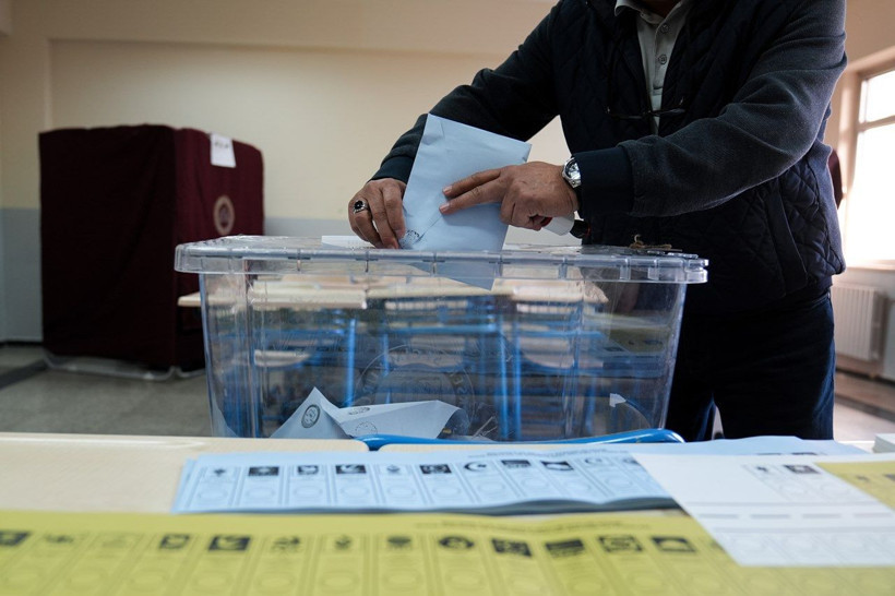 Milyonlar sandıkta... Yurttan seçim manzaraları... - Resim: 15