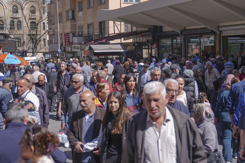 Çarşı-pazarda Ramazan Bayramı öncesi yoğunluk - Resim: 1