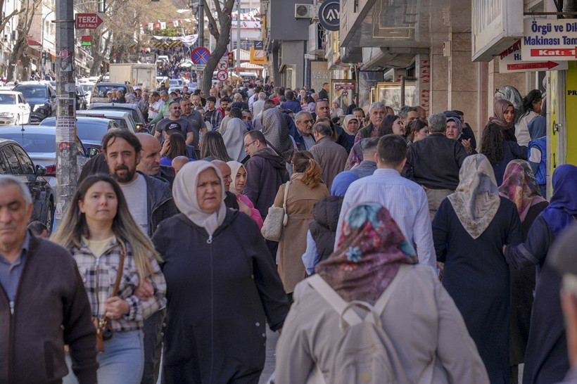 Çarşı-pazarda Ramazan Bayramı öncesi yoğunluk - Resim: 6