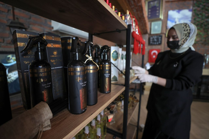 'Seçim kazandıran' Türk parfümcü: Pazarlamacı olarak başladı, şimdi 30 ülkeye ihracat yapan şirketi var - Resim: 14