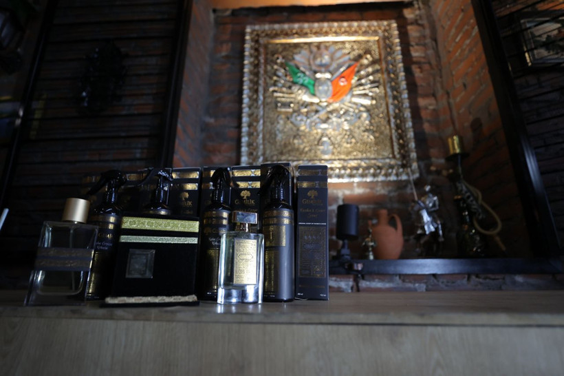 'Seçim kazandıran' Türk parfümcü: Pazarlamacı olarak başladı, şimdi 30 ülkeye ihracat yapan şirketi var - Resim: 16