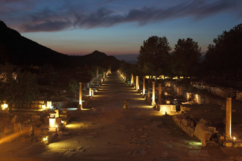 Kültürel miraslar gece ışıklarıyla canlanıyor! Sardes Antik Kenti'nde gece turu dönemi başlıyor - Resim: 3