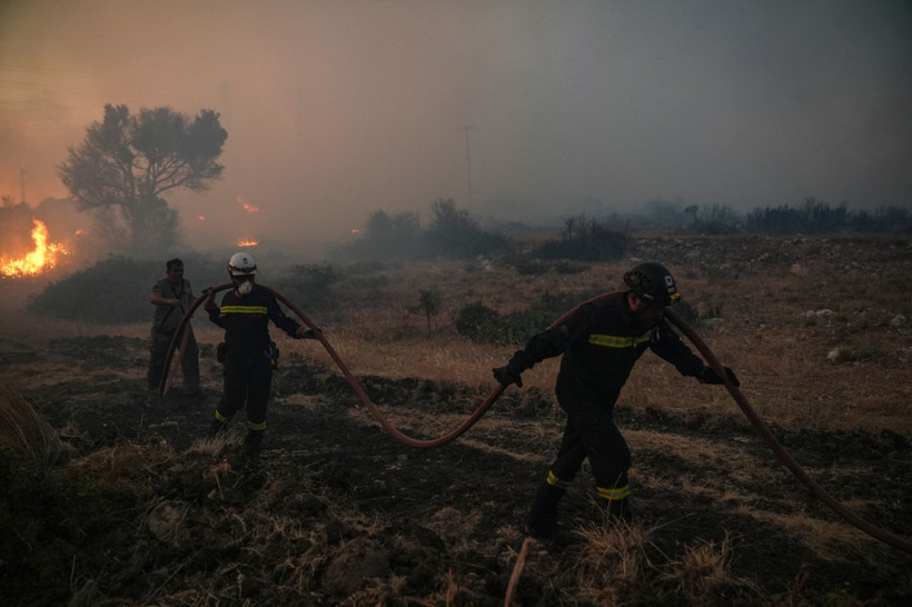 Çeşme’de büyük yangın! Alevler yükseliyor: İzmir-Çeşme Otoyolu trafiğe kapatıldı - Resim: 4