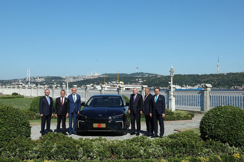 Cumhurbaşkanı Erdoğan, Togg'un yeni modeli T10F'yi test etti - Resim: 3