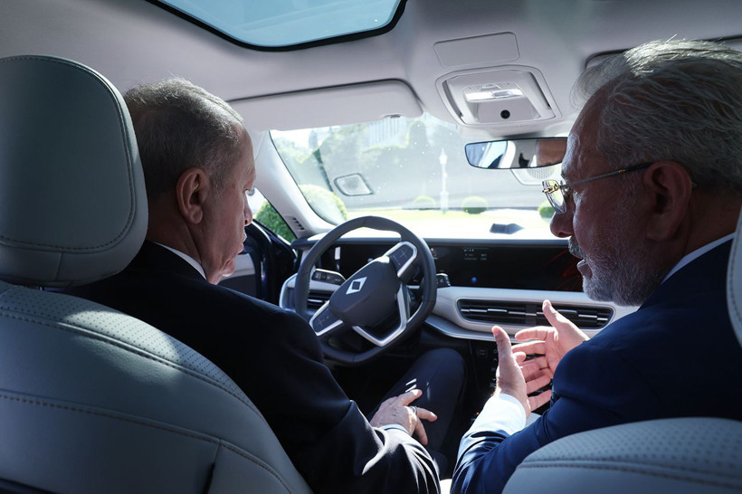 Cumhurbaşkanı Erdoğan, Togg'un yeni modeli T10F'yi test etti - Resim: 4