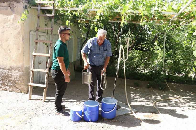 Yakıcı sıcağa kış karıyla çare: Köylülerin kar kuyusu geleneği - Resim: 3