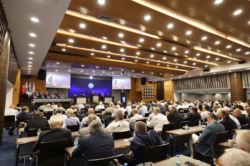 İZTO Başkanı Mahmut Özgener: 'Üretkenlikteki durağanlık ciddi bir tehdit oluşturuyor' - Resim : 1