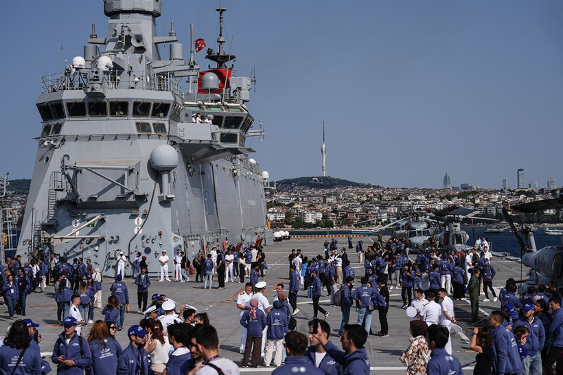 TCG Anadolu, Çanakkale'den İstanbul'a "Zafer Yolculuğu"nu tamamladı - Resim: 7