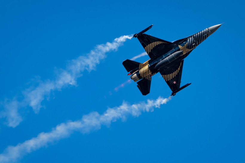 Anıtkabir semalarında 30 Ağustos provası: SOLOTÜRK nefes kesti - Resim: 5