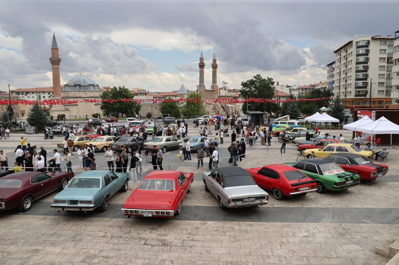 Sivas Kongresi'nin 106. yılı klasik araçlarla kutlandı - Resim: 1