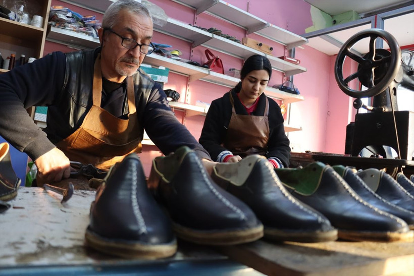 Çırak bulamadı, dede mesleğini kızıyla yaşatıyor - Resim: 1