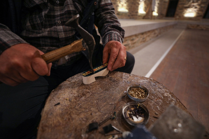Tire'nin unutulmaya yüz tutan mesleği nalıncılık emekli ayakkabı ustası ile yaşıyor - Resim : 3