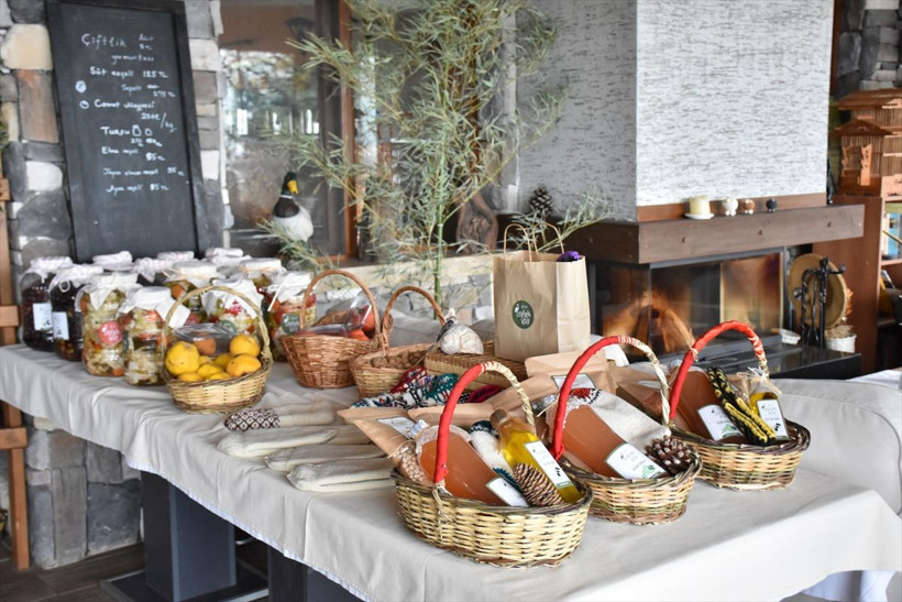 Bursa'da ailesinin göl manzaralı çiftliğini ekoturizme kazandırdı - Resim: 2