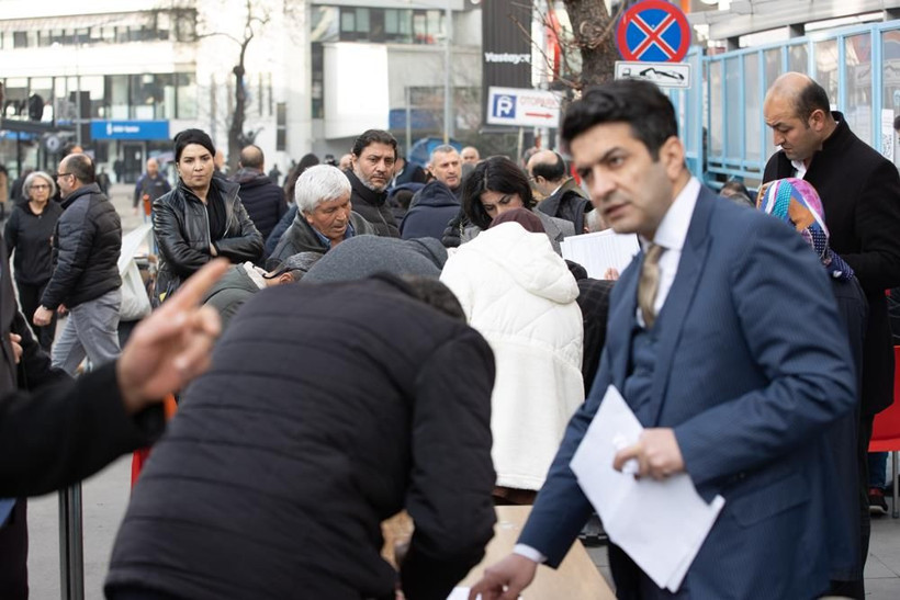 EYT başvuru süreci başladı: Uzun kuyruklar oluştu - Resim: 1
