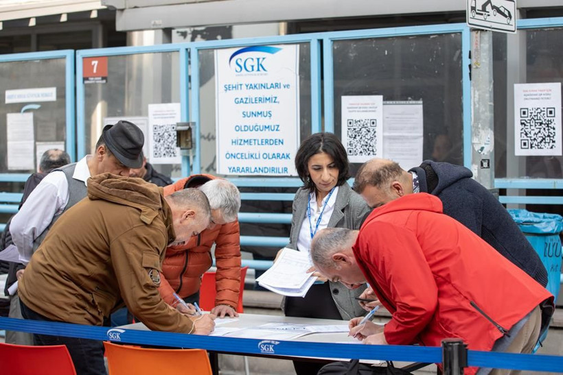 EYT başvuru süreci başladı: Uzun kuyruklar oluştu - Resim: 5