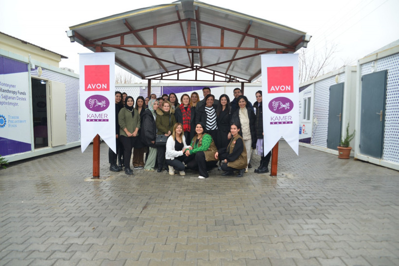 Avon, deprem b&ouml;lgesinde 500 bin kadına destek oldu - Resim : 1