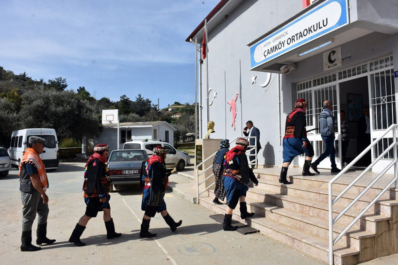 Milyonlar sandıkta... Yurttan seçim manzaraları... - Resim: 20