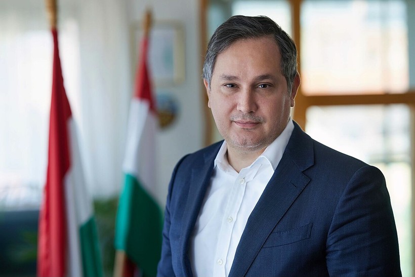 Nagy: Ülkem, AB'nin Çin malı elektrikli araçlara yönelik yeni gümrük vergisine karşı - Resim : 1