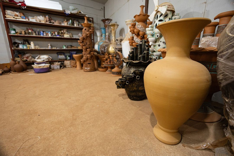 'Yaşayan insan hazinesi' seçildi! 46 yıllık Türk çömlekçi dünyaya usta yetiştiriyor - Resim: 1