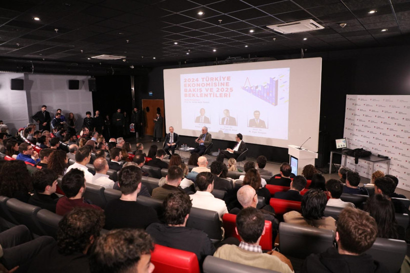 2025'te döviz hangi seviyede olacak? Duayen iktisatçı Prof. Dr. Asaf Savaş Akat’tan dolar tahmini - Resim : 1