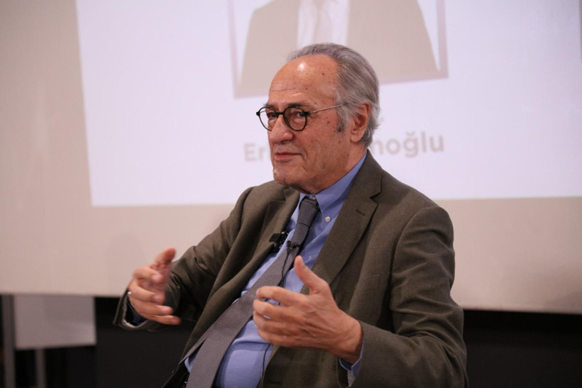 2025'te döviz hangi seviyede olacak? Duayen iktisatçı Prof. Dr. Asaf Savaş Akat’tan dolar tahmini - Resim : 2