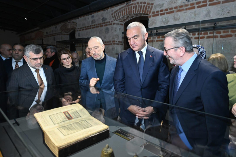 'Sultanların Mushafları' sergisi ziyarete açıldı - Resim : 2