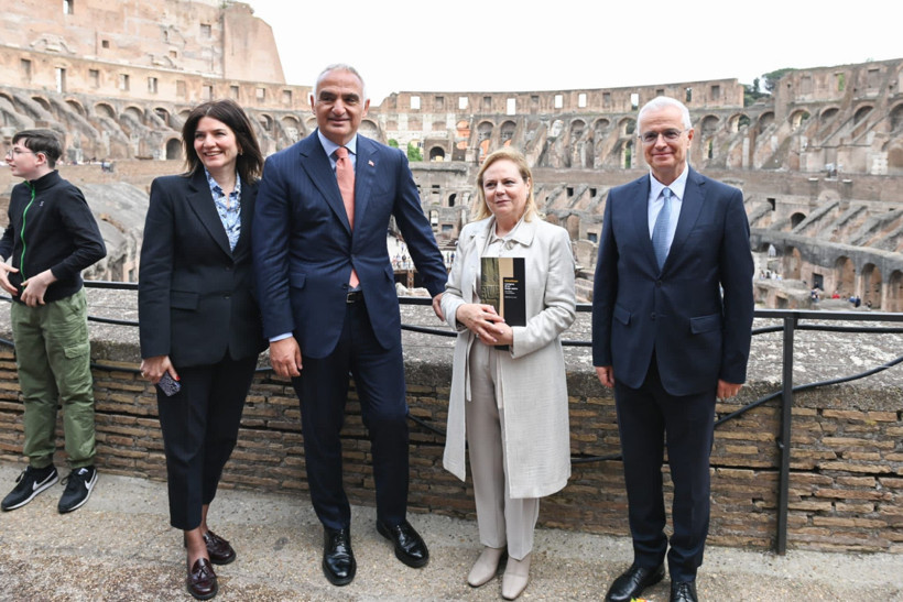 Bakan Ersoy’un katılımıyla dev final! Kolezyumdaki Göbeklitepe sergisi tarihe geçti - Resim : 1