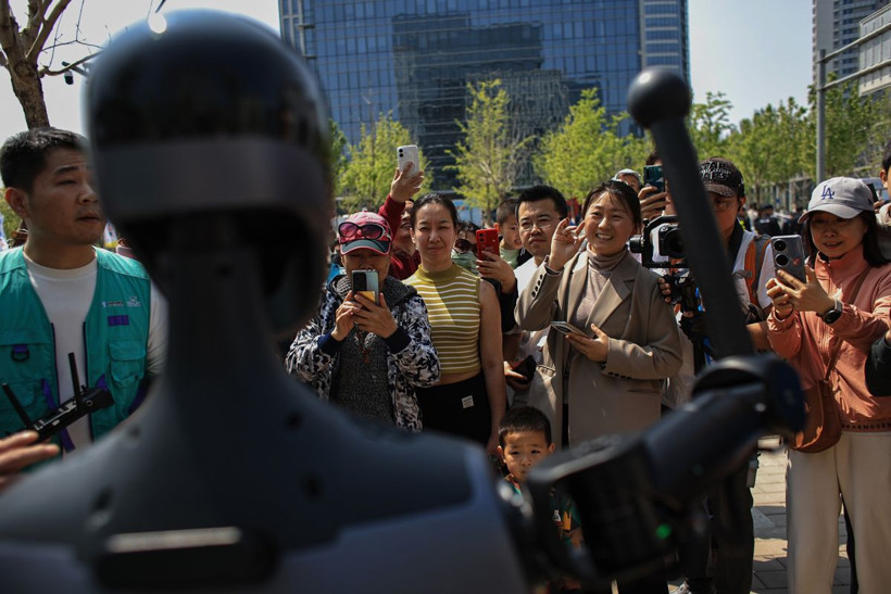 Robotlar ilk kez insanlarla maraton koştu! Tarihe geçen yarışın şampiyonu Tiangong Ultra oldu - Resim: 11