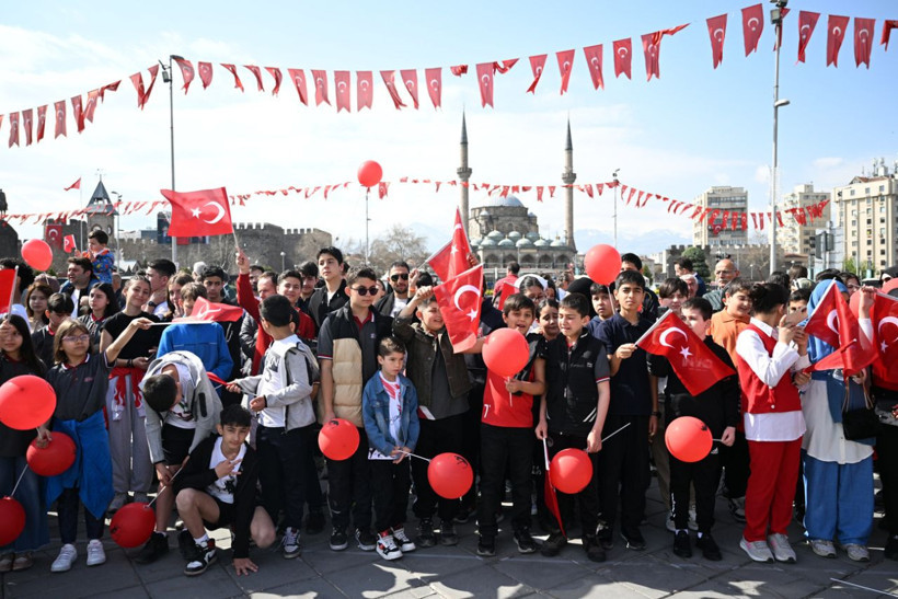 Türkiye'de 23 Nisan coşkusu: Dört bir yanda kutlamalar yapıldı - Resim: 10