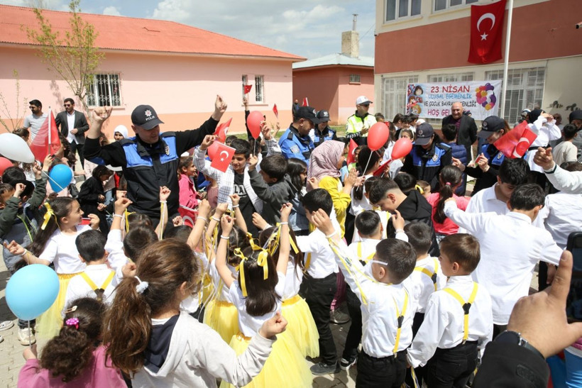 Türkiye'de 23 Nisan coşkusu: Dört bir yanda kutlamalar yapıldı - Resim: 13