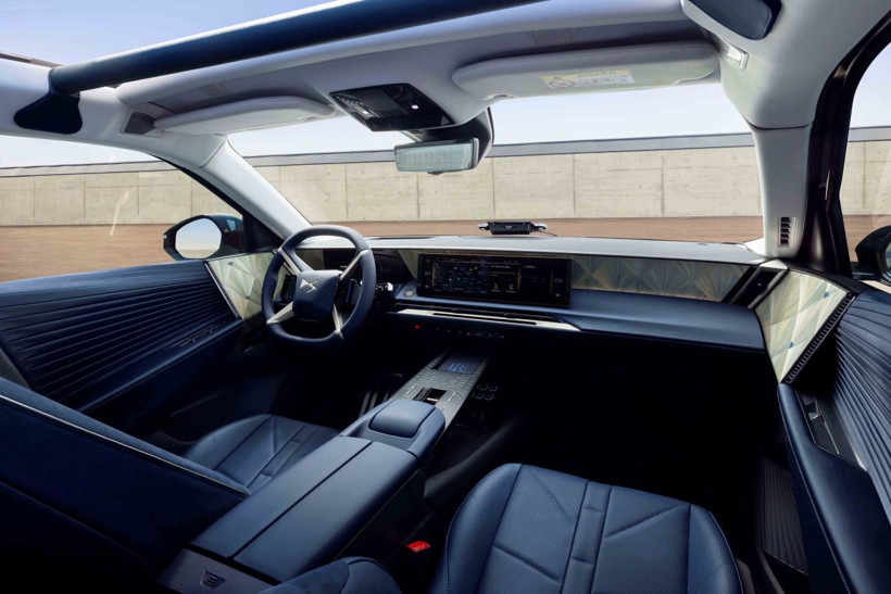 Fransa Cumhurbaşkanı'na özel tasarlandı: DS N°8 Presidential sahneye çıktı - Resim: 3