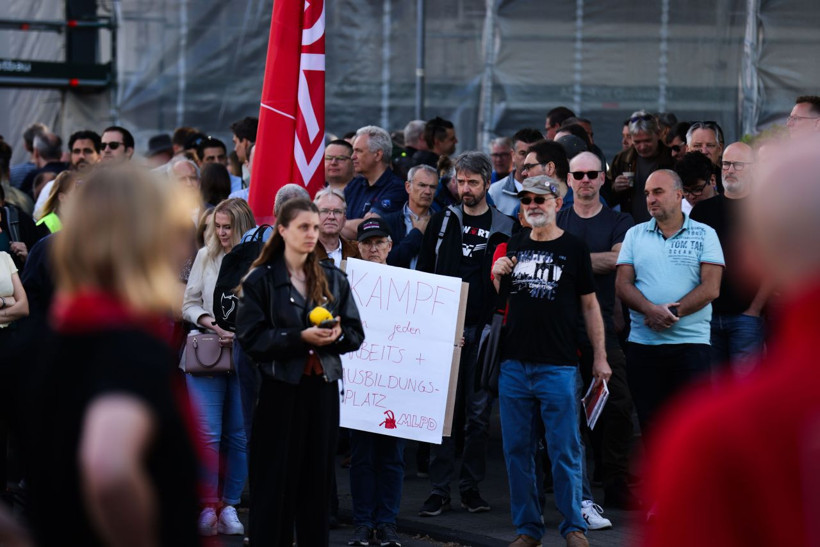 Ford'un Avrupa'daki merkezinde işçiler greve başladı! Üretim durma noktasına geldi - Resim: 6
