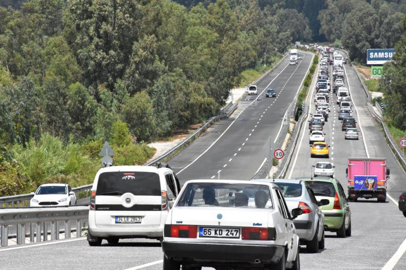 Tatilciler dönüş yolunda - Resim : 2