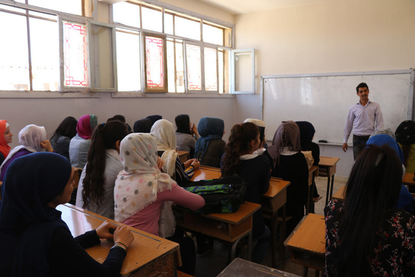 Afrin merkezde teröristlerin durdurduğu eğitim yeniden başladı - Resim : 1