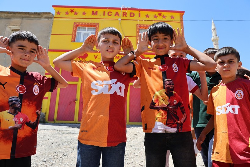 Diyarbakırlı fanatik Galatasaraylı 2 yıl önce sarı-kırmızıya boyadığı evine 5. yıldızı taktı - Resim : 2