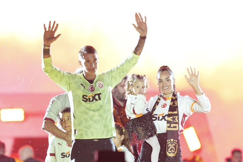 Galatasaray'lı oyuncuya 14 yıl sonra veda! Muslera açıkladı: 'Yarın son maçıma çıkacağım' - Resim : 2