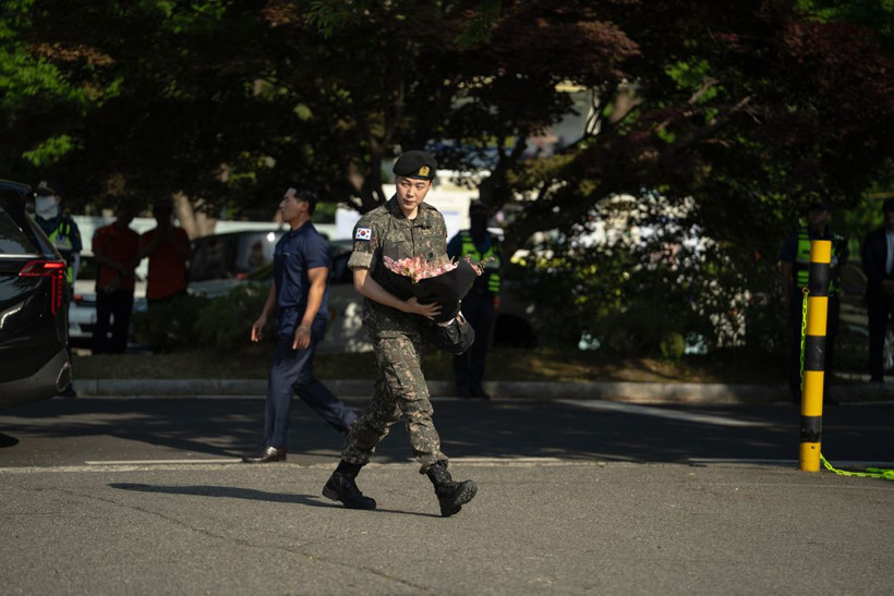 BTS üyeleri Jimin ve Jungkook askerlik görevlerini tamamladı - Resim: 24